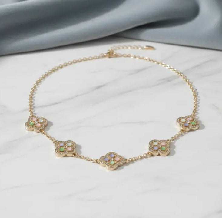 Colorful Encrusted Quatrefoil
Motif Chain Necklace & Bracelet Set